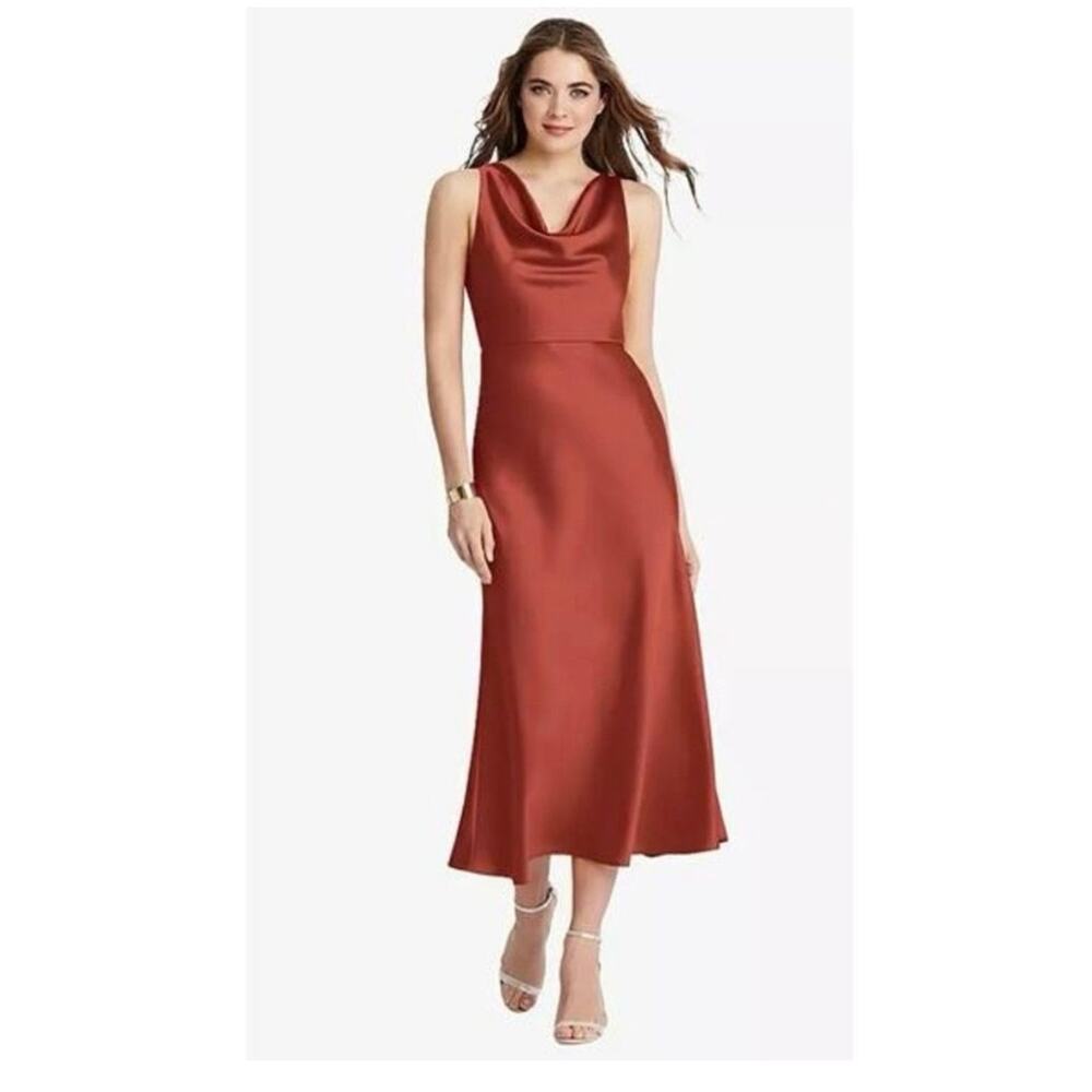 049 NWT LOVELY Formal Dress Size 14 Timeless Style